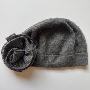 Giorgio Armani Hat Cashmere Wool Gray Beanie Knit Flower Winter Toque One Size